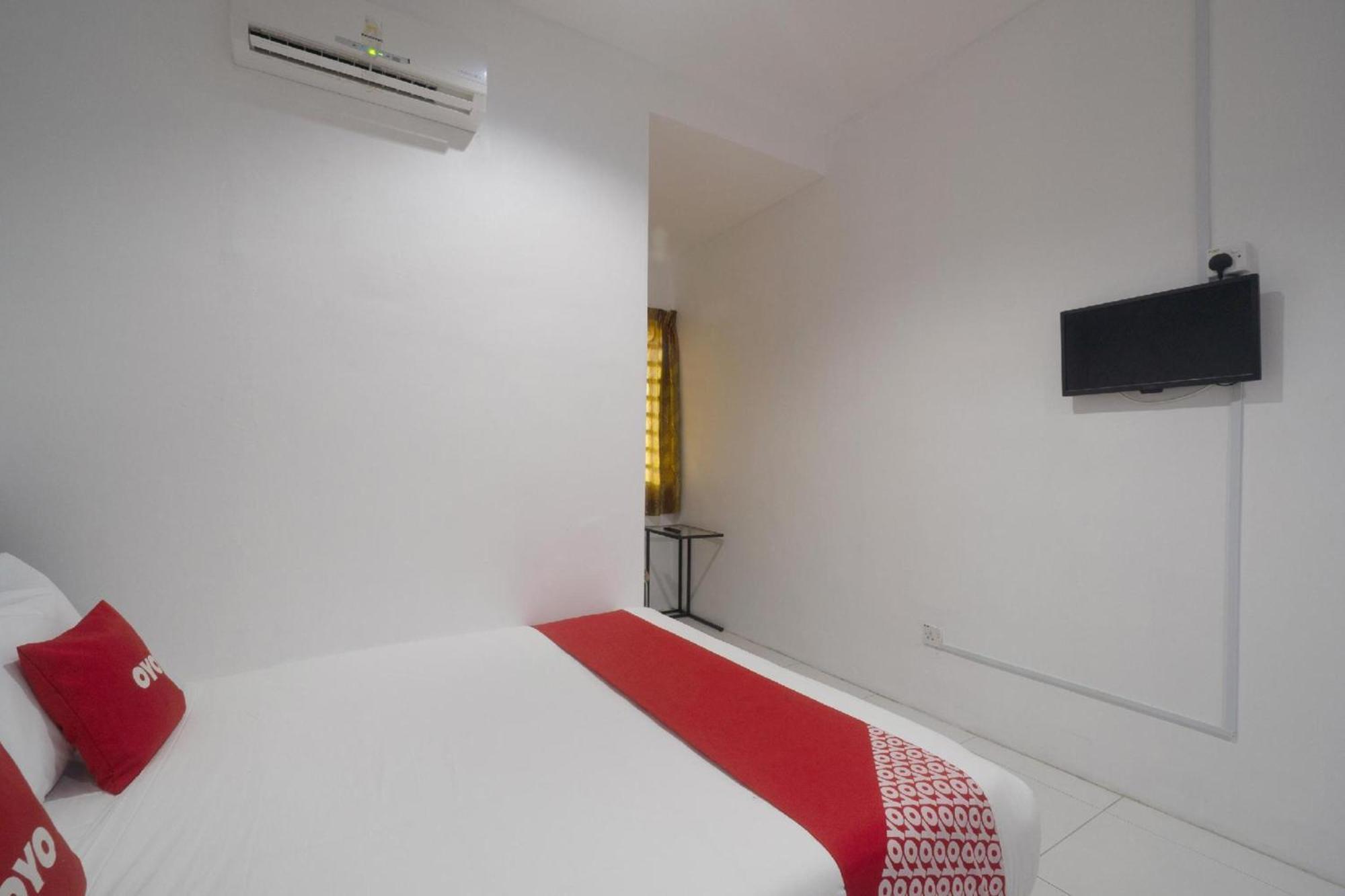 Oyo 91089 Motel Fasa 2B セリ・マンジュン エクステリア 写真