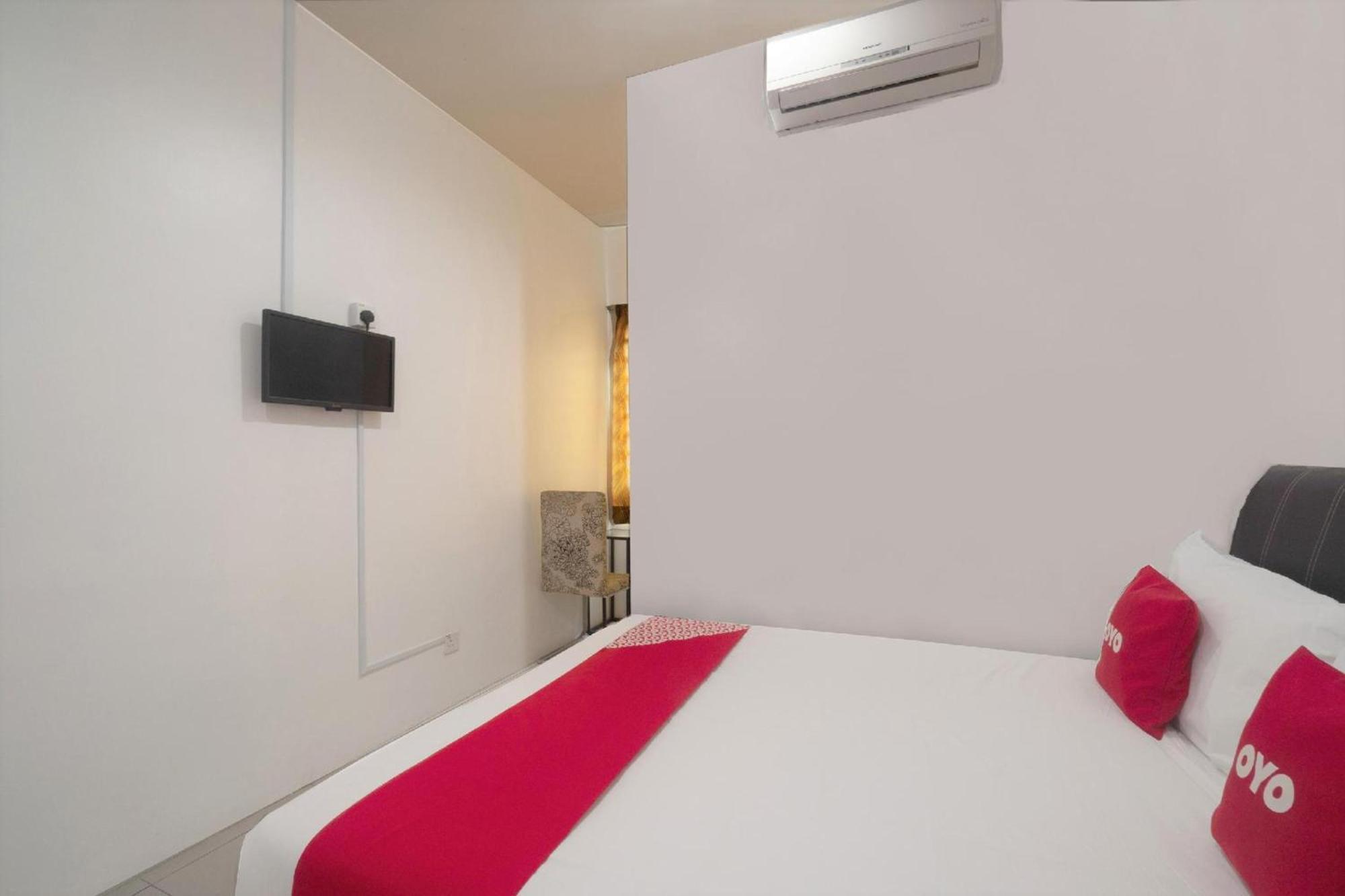 Oyo 91089 Motel Fasa 2B セリ・マンジュン エクステリア 写真