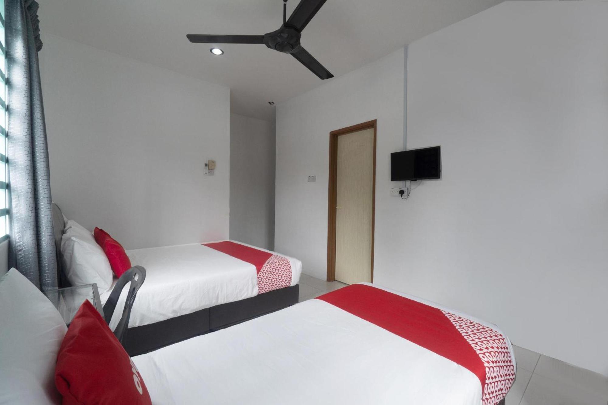 Oyo 91089 Motel Fasa 2B セリ・マンジュン エクステリア 写真
