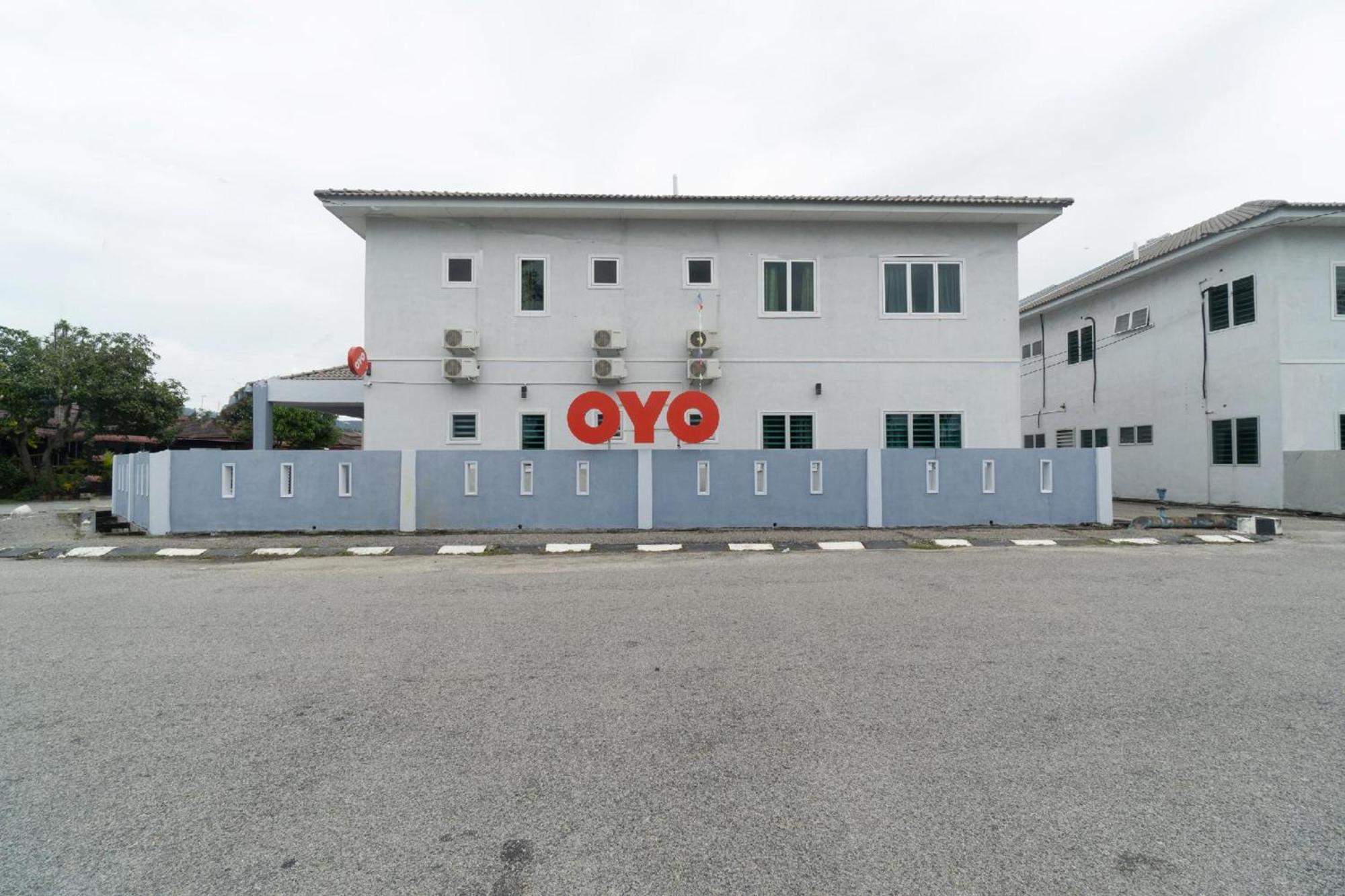 Oyo 91089 Motel Fasa 2B セリ・マンジュン エクステリア 写真