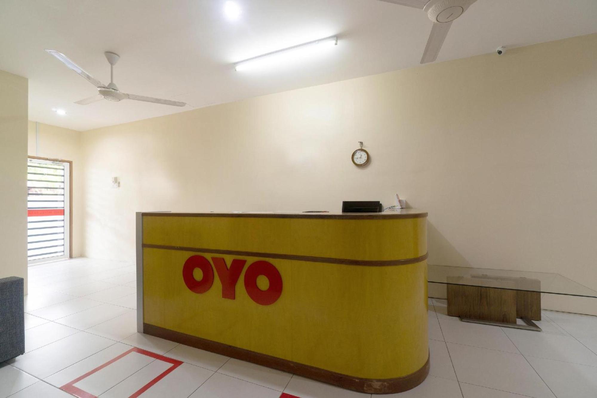 Oyo 91089 Motel Fasa 2B セリ・マンジュン エクステリア 写真