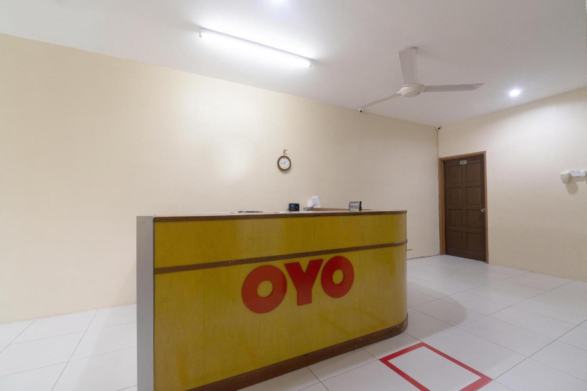 Oyo 91089 Motel Fasa 2B セリ・マンジュン エクステリア 写真