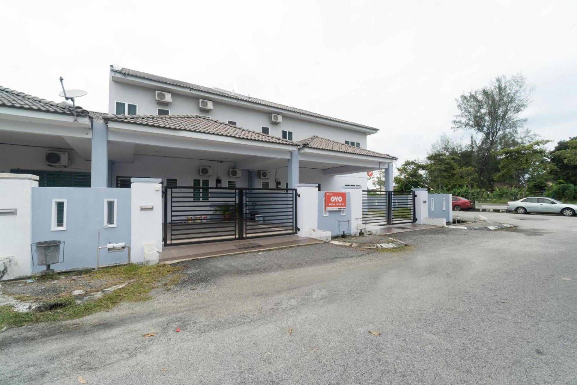 Oyo 91089 Motel Fasa 2B セリ・マンジュン エクステリア 写真